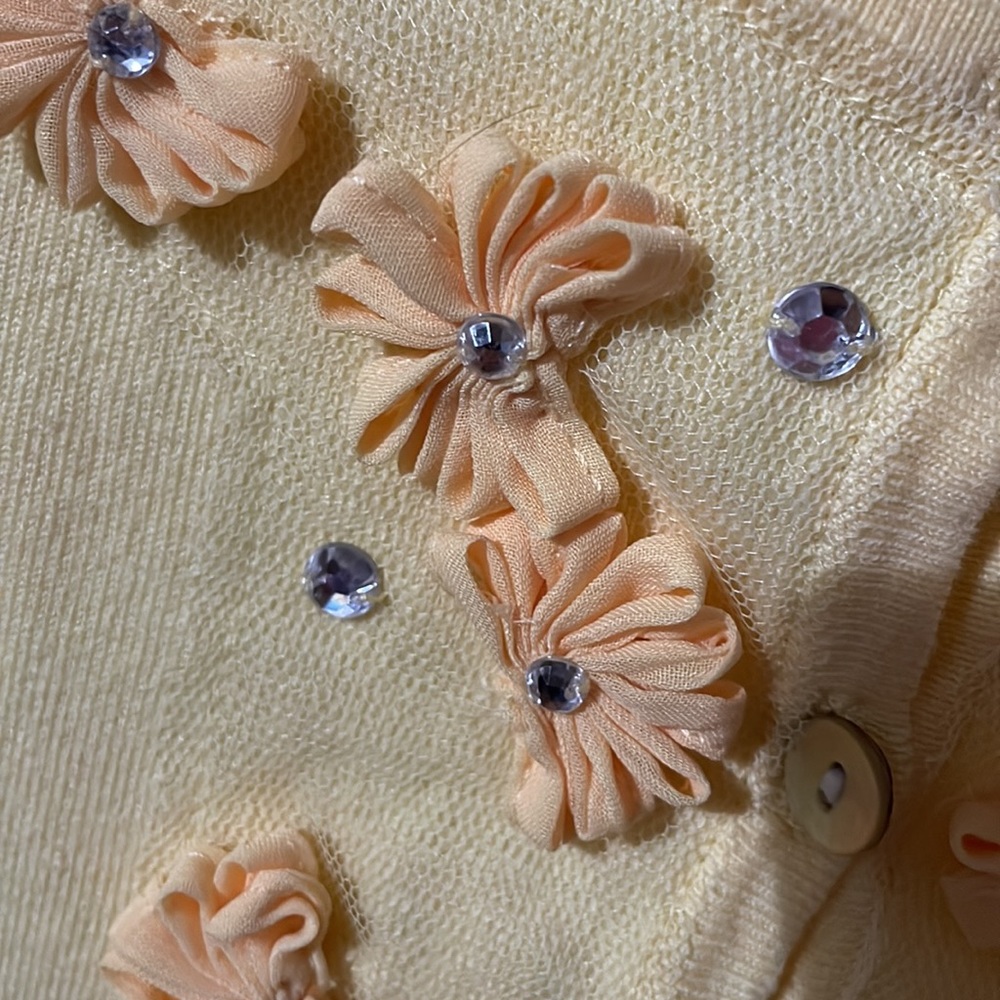 Ruby Rd. Yellow Half Sleeve Flower & Rhinestone Button up Crop Top - Picture 6 of 9